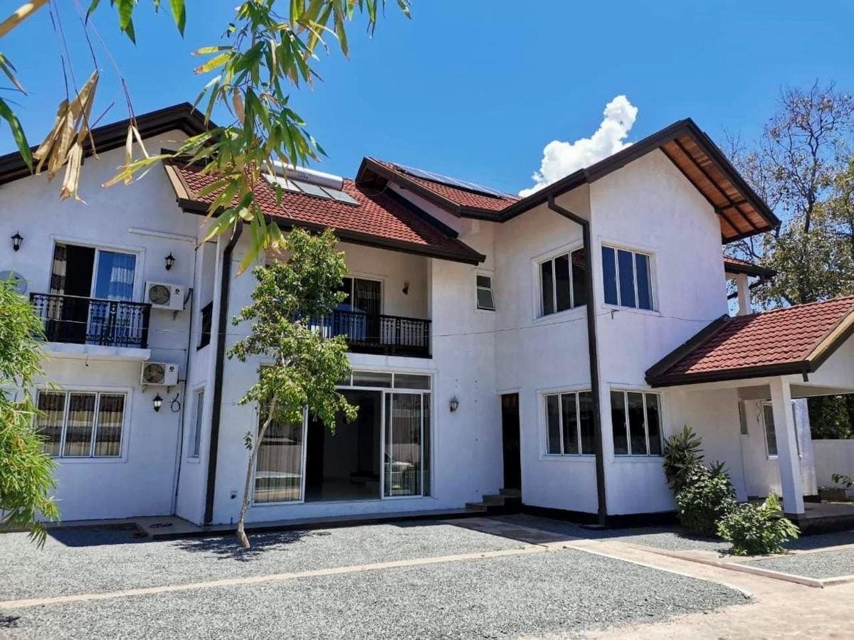 Aradhana Airport Transit Hotel Katunayaka Dış mekan fotoğraf
