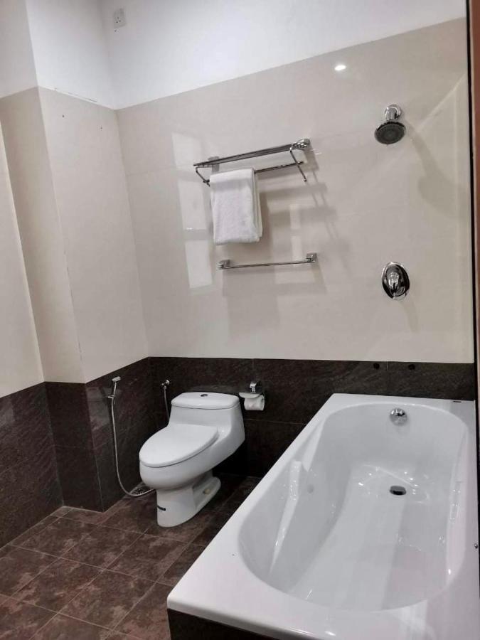 Aradhana Airport Transit Hotel Katunayaka Dış mekan fotoğraf