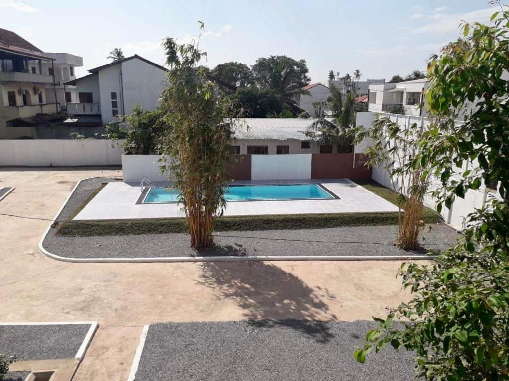 Aradhana Airport Transit Hotel Katunayaka Dış mekan fotoğraf