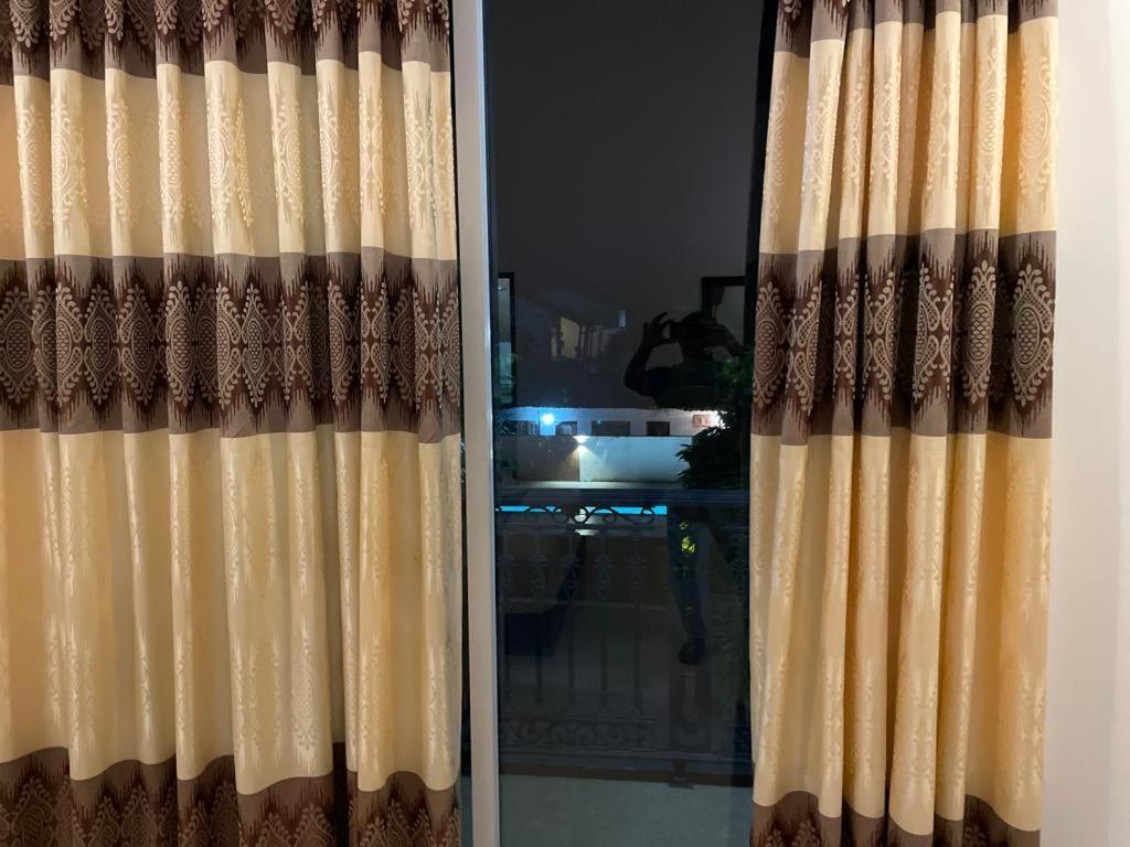 Aradhana Airport Transit Hotel Katunayaka Dış mekan fotoğraf