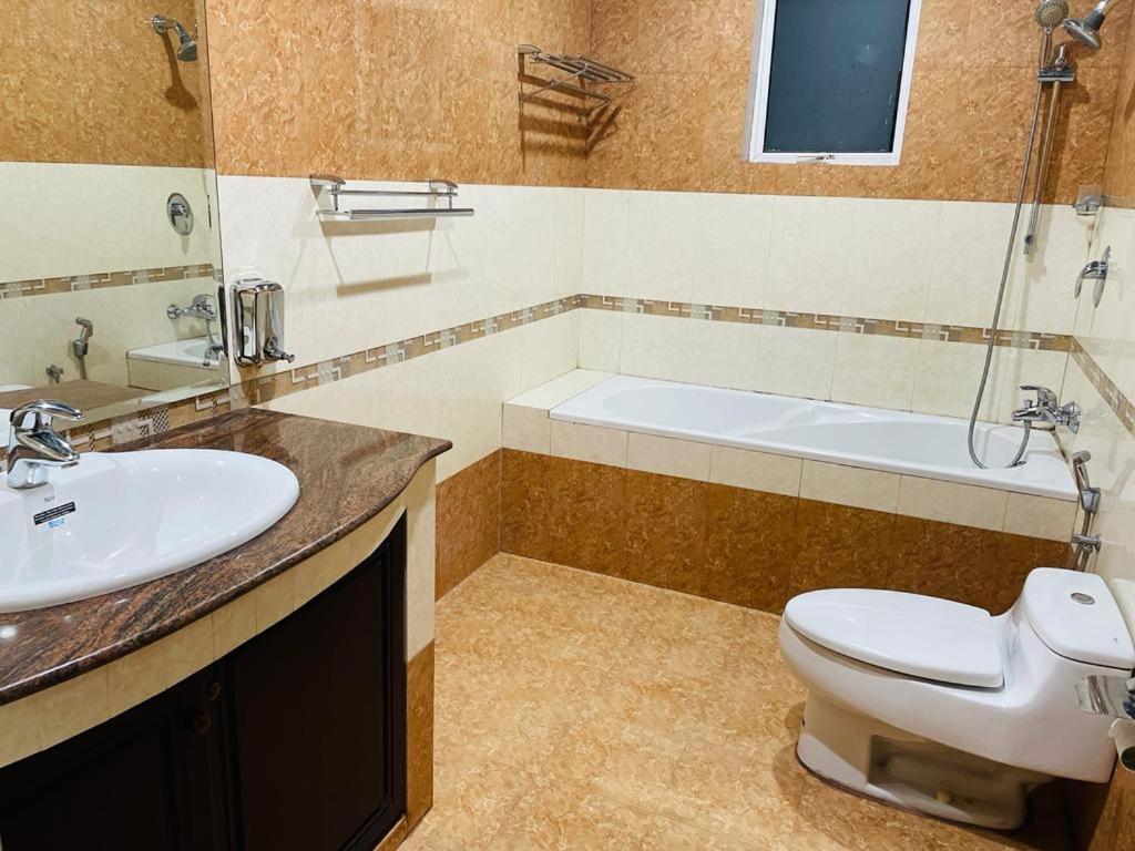 Aradhana Airport Transit Hotel Katunayaka Dış mekan fotoğraf