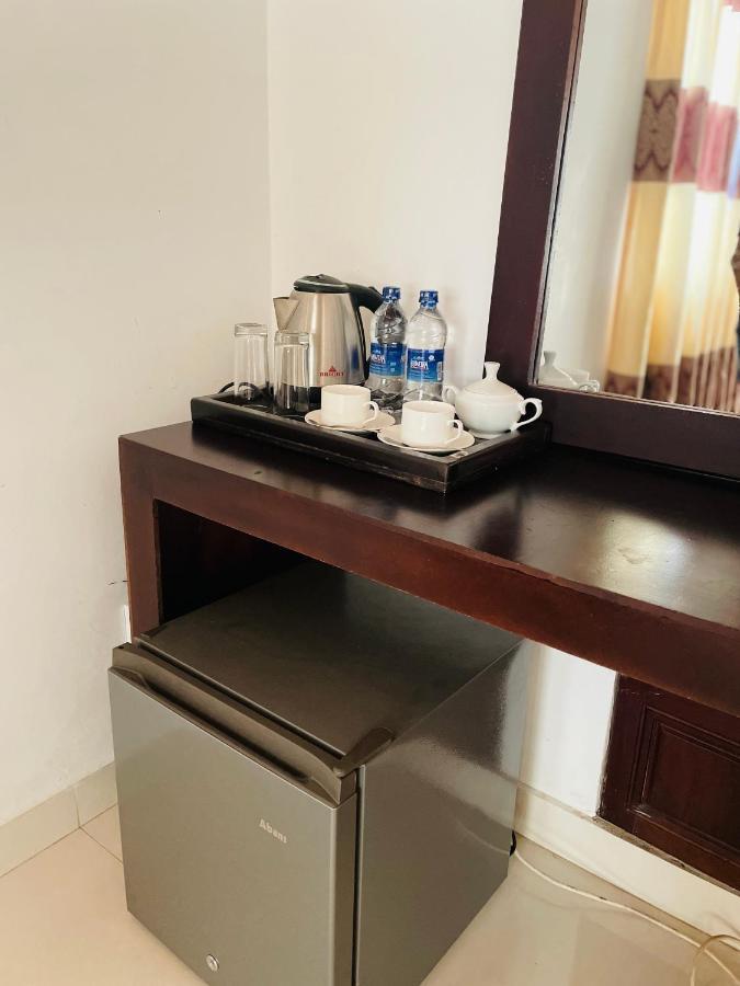 Aradhana Airport Transit Hotel Katunayaka Dış mekan fotoğraf